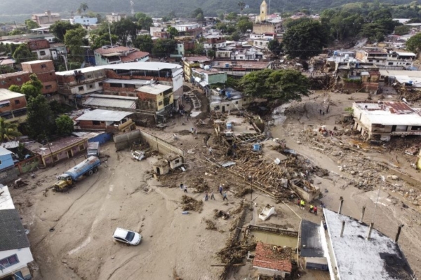 En Las Tejerías se intensifica la búsqueda de desaparecidos mientras se evalúan las pérdidas por la devastación