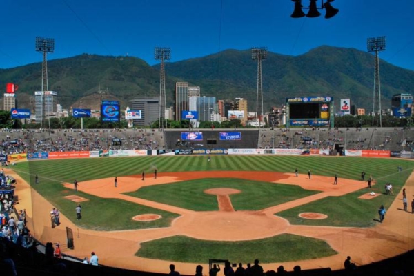 Estos son los precios en el estadio Universitario de Caracas para ver un juego de béisbol