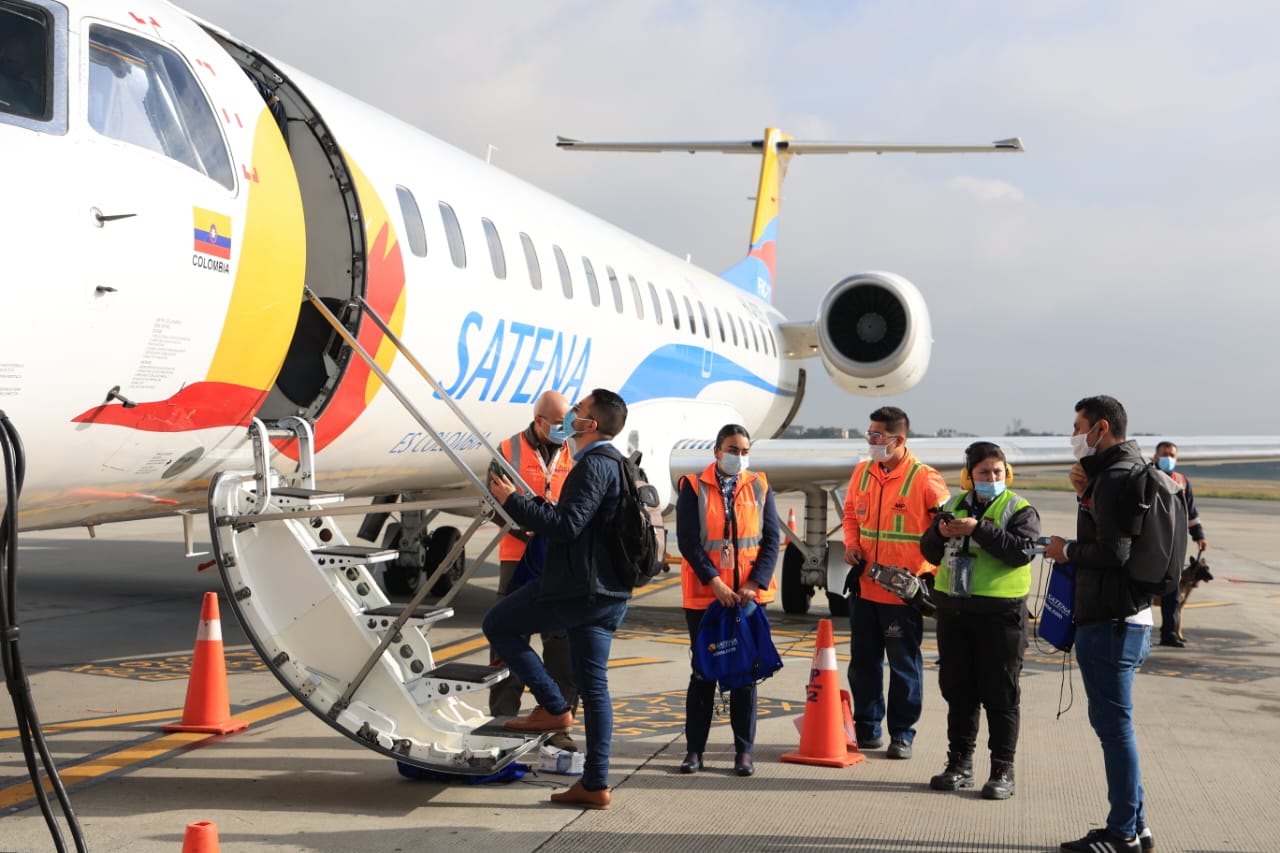 Primer vuelo de Satena entre Bogotá y Caracas