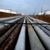 Ataques rusos causan corte en el flujo de crudo por el oleoducto Druzbha
