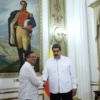 Petro llegó a Caracas para reunión imprevista con Maduro luego de anuncio fallido de tregua con el ELN