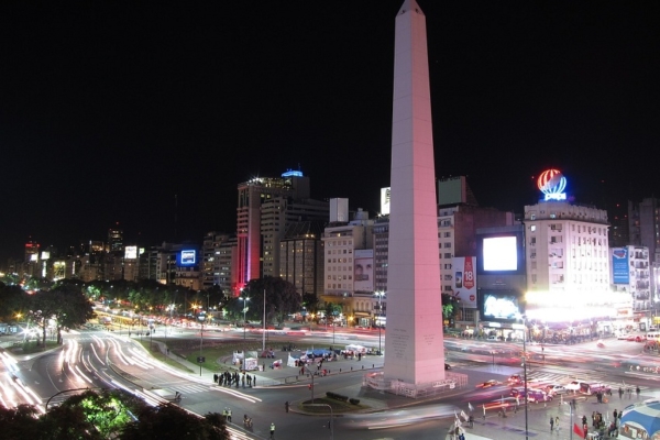 Argentina lanza nuevo programa de precios para intentar frenar la inflación