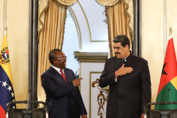 Maduro ofrece a Guinea Bissau planes de salud y de la Gran Misión Vivienda
