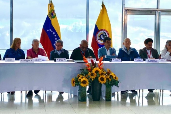 Venezuela destinará recursos para la paz entre Colombia y el ELN