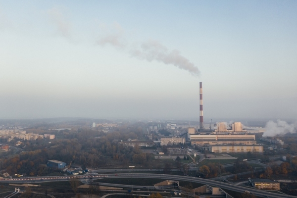 Acuerdan un plan para acelerar la descarbonización de energía, de vehículos y del acero