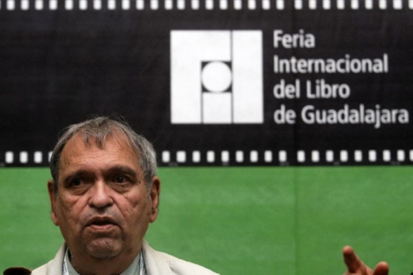 Poeta venezolano Rafael Cadenas gana el Premio Cervantes, el más prestigioso de la literatura en español