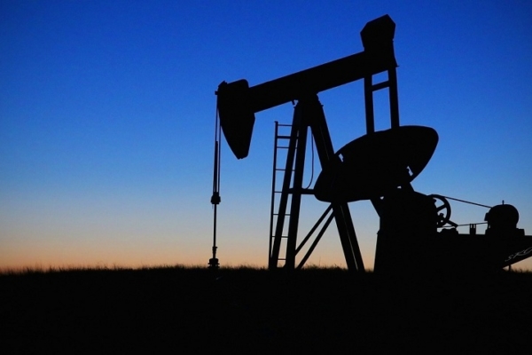 El petróleo de Texas sube un 1,32 % y cierra la semana al alza