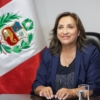 Juramentan a Dina Boluarte como la nueva presidenta de Perú