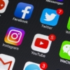 Corte Suprema de EEUU revisa inmunidad legal de propietarias de redes sociales y pone a temblar los cimientos de internet