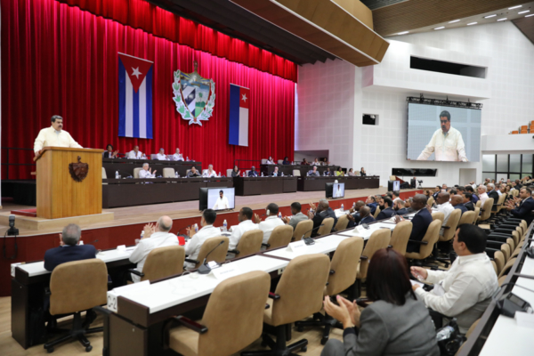 Maduro pide a ALBA concretar en proyectos prácticos su alianza política