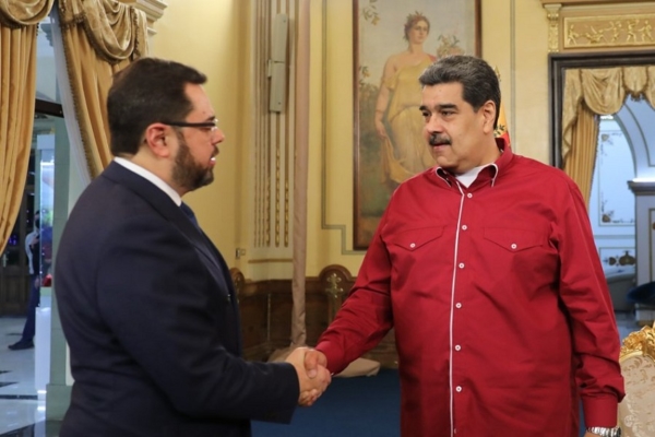 Maduro se reunió con Ecarri para ampliar las discusiones en materia social, económica, política y electoral