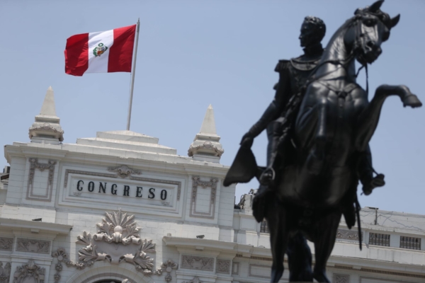 El Congreso de Perú destituye al presidente Pedro Castillo