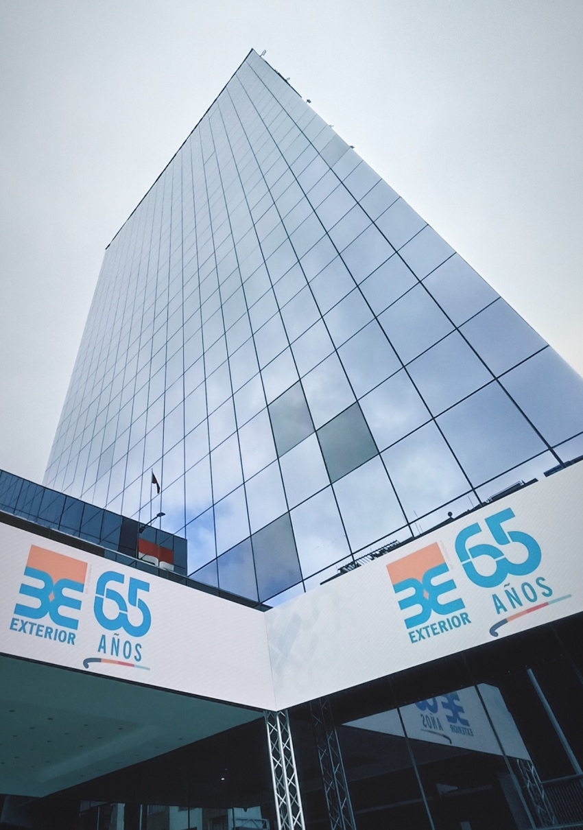 Banco Exterior 65 años