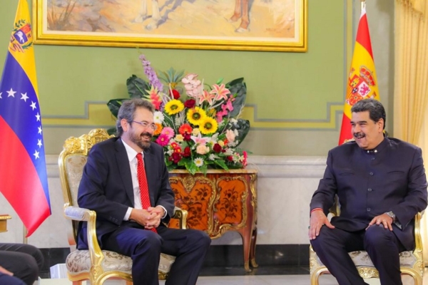 Maduro recibió las cartas credenciales del embajador de España en Venezuela