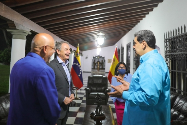 Rodríguez Zapatero visitó a Maduro «para apoyar el diálogo» entre el Gobierno y la oposición