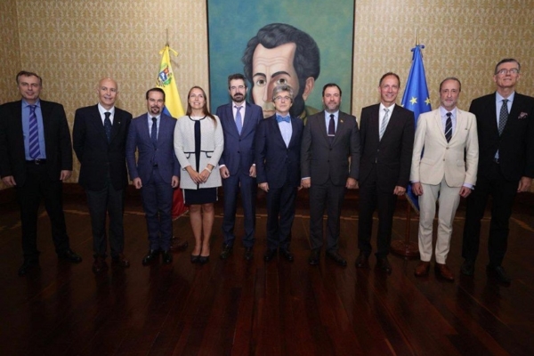 Venezuela y la UE acuerdan «reconstruir» relaciones bilaterales de «respeto»