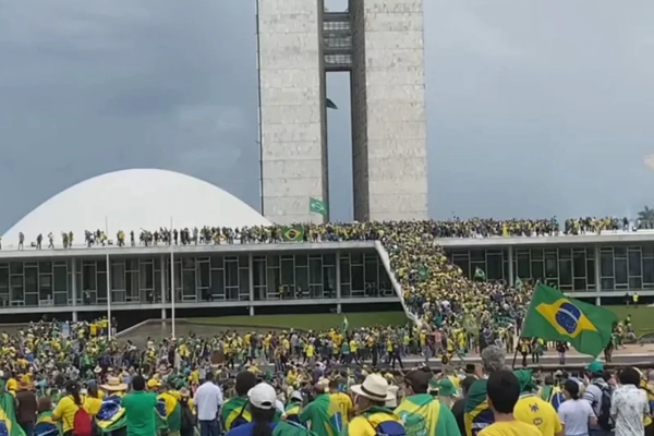 Crisis política en Brasil por invasión de grupos «bolsonaristas» del Congreso y el Tribunal Supremo