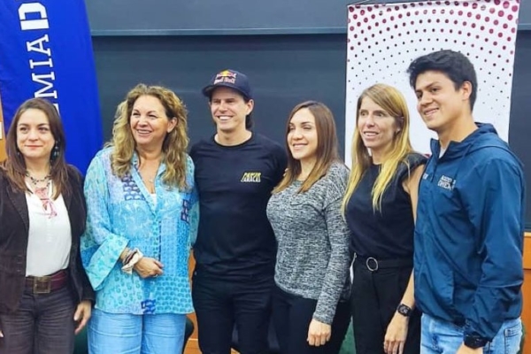 IESA y Academia Dhers lanzan plan de formación gerencial para deportistas