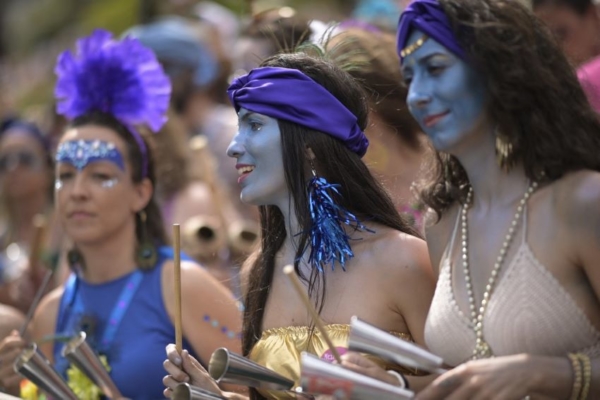 Carnaval de Río arranca para dejar atrás el fantasma de la pandemia «aunque caiga un diluvio»