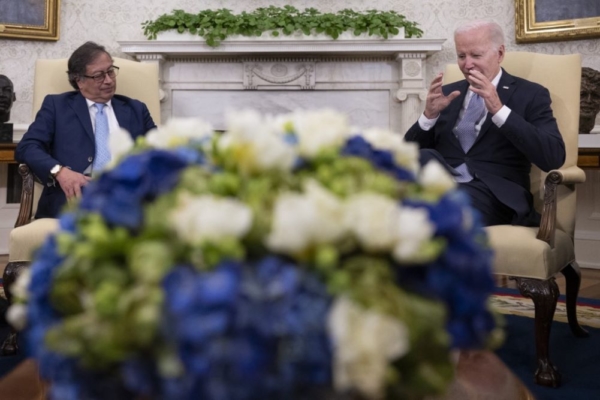 Petro propuso a Biden estrategia de «dos rieles paralelos» para levantar sanciones a Venezuela