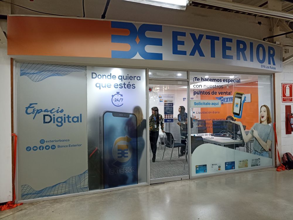 Banco Exterior inaugura su nuevo concepto de espacio digital en el Gama de  la Trinidad 