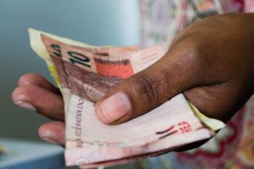 Actividad econ&oacute;mica de Brasil recupera terreno con un alza de 0,3% en agosto