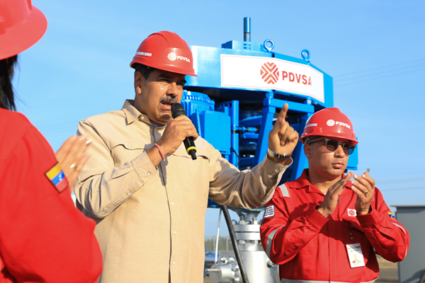 Maduro asegura que hay 463 macollas petroleras activas en el país