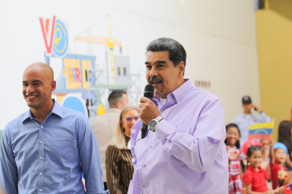 Maduro asegura que su gobierno está construyendo el 70% de las viviendas en Venezuela