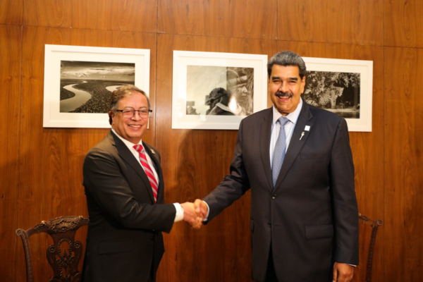 Maduro afirma que Petro se está convirtiendo en un «garante» del diálogo venezolano