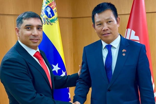 Venezuela y Vietnam revisaron los planes de cooperación en materia petrolera