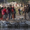 Cerca de 15.000 migrantes están varados a la intemperie en la frontera sur de México