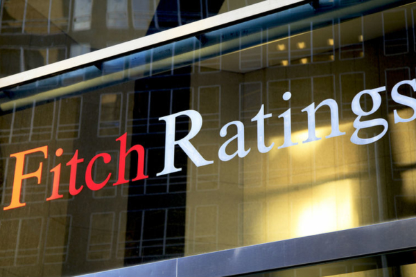 Fitch mantiene calificación de EEUU en vigilancia negativa pese a acuerdo de límite de deuda