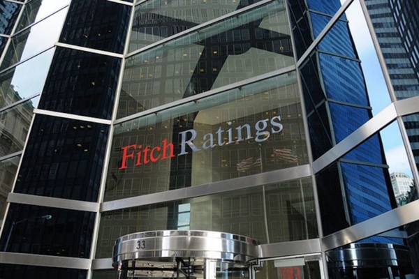 Fitch rebaja nota de la deuda de EEUU un escalón, de AAA hasta AA+