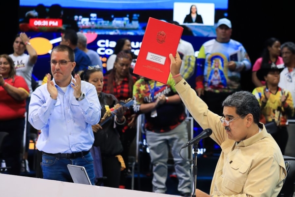 Maduro promulgó reforma de la Ley Orgánica de Contraloría Social