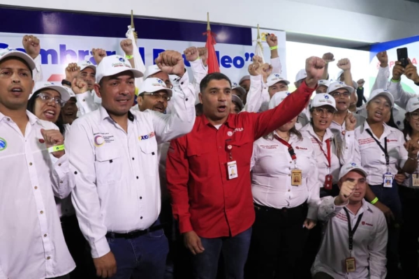 Pdvsa firma un convenio para reducir daño ambiental por explotación petrolera en Venezuela