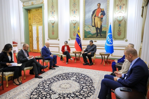 Maduro sostuvo una reunión privada con el fiscal de la CPI para ampliar los mecanismos de trabajo