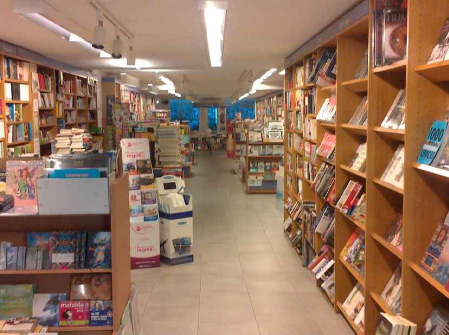 Las librerías, aunque no los libros, son especies casi extintas en Venezuela