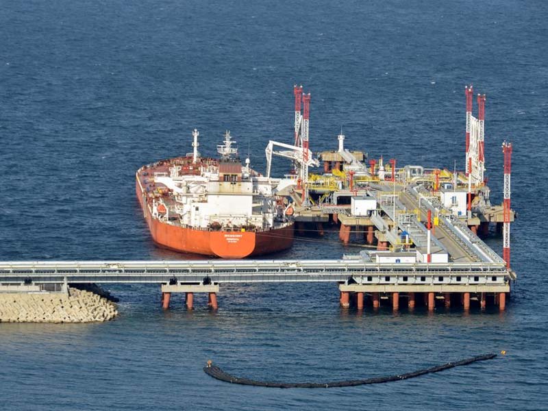 Las exportaciones marítimas de crudo ruso continúan cayendo