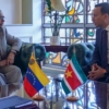 Canciller de Surinam está en Venezuela para impulsar cooperación aérea, agrícola y energética