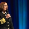 Biden nomina por primer vez a una mujer para dirigir la Marina de EEUU