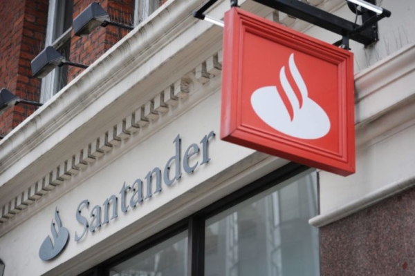 Banco Santander logra récord de beneficios impulsado por las altas tasas de interés