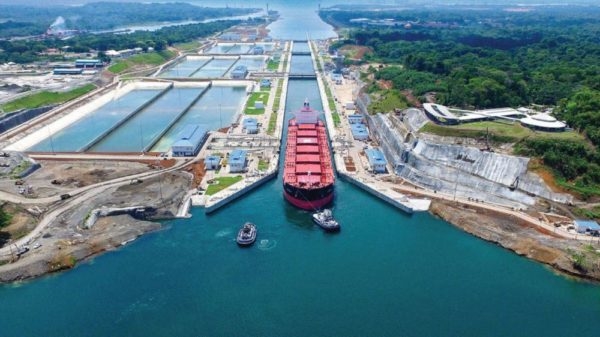 Canal de Panamá aumentará tránsito de buques por incremento de lluvias