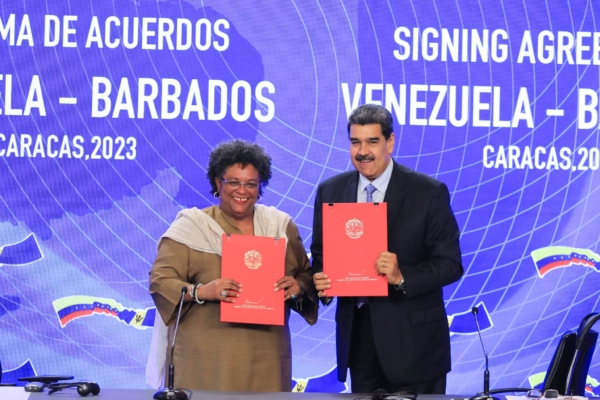 Venezuela y Barbados esperan el «reverdecer» de Petrocaribe