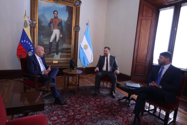 Venezuela y Argentina evalúan agenda de cooperación para reimpulsar relaciones bilaterales