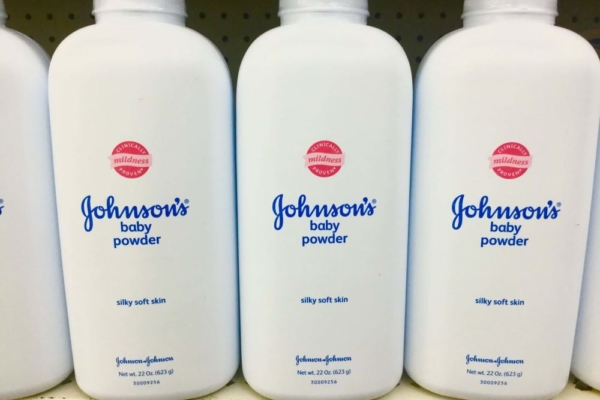 Johnson & Johnson sufre nuevo revés judicial ante miles de demandas por productos tóxicos