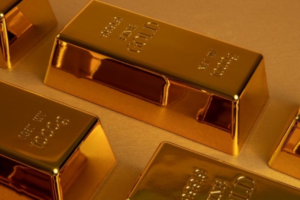 Auguran meses de alzas: los futuros del oro vuelven a superar los 2.000 dólares
