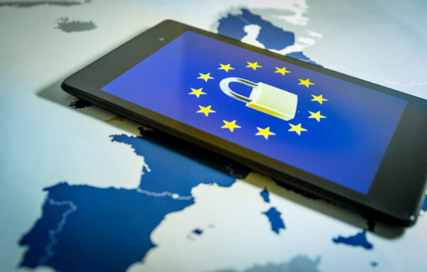 UE sanciona a Meta con una multa por US$1.357 millones por transferir datos de usuarios a EEUU