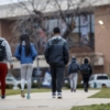 El 80 % del alza en matrículas universitarias en EEUU se debe a inmigrantes, según estudio