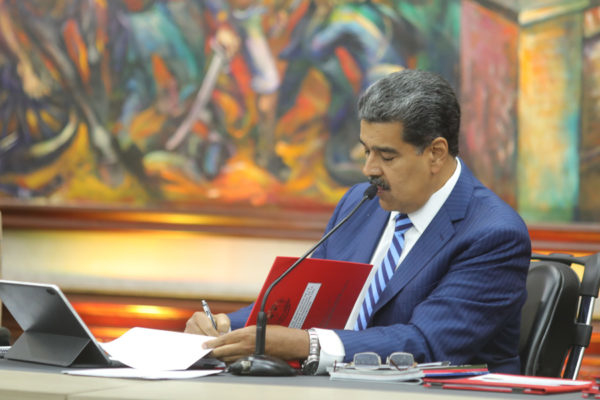 Maduro activa varias Zonas Económicas Especiales en el país