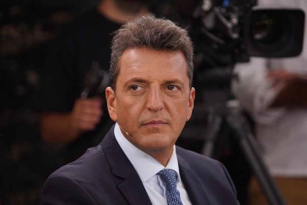 Ministro de Economía argentino cuestiona propuestas electorales de «dolarización» en Argentina